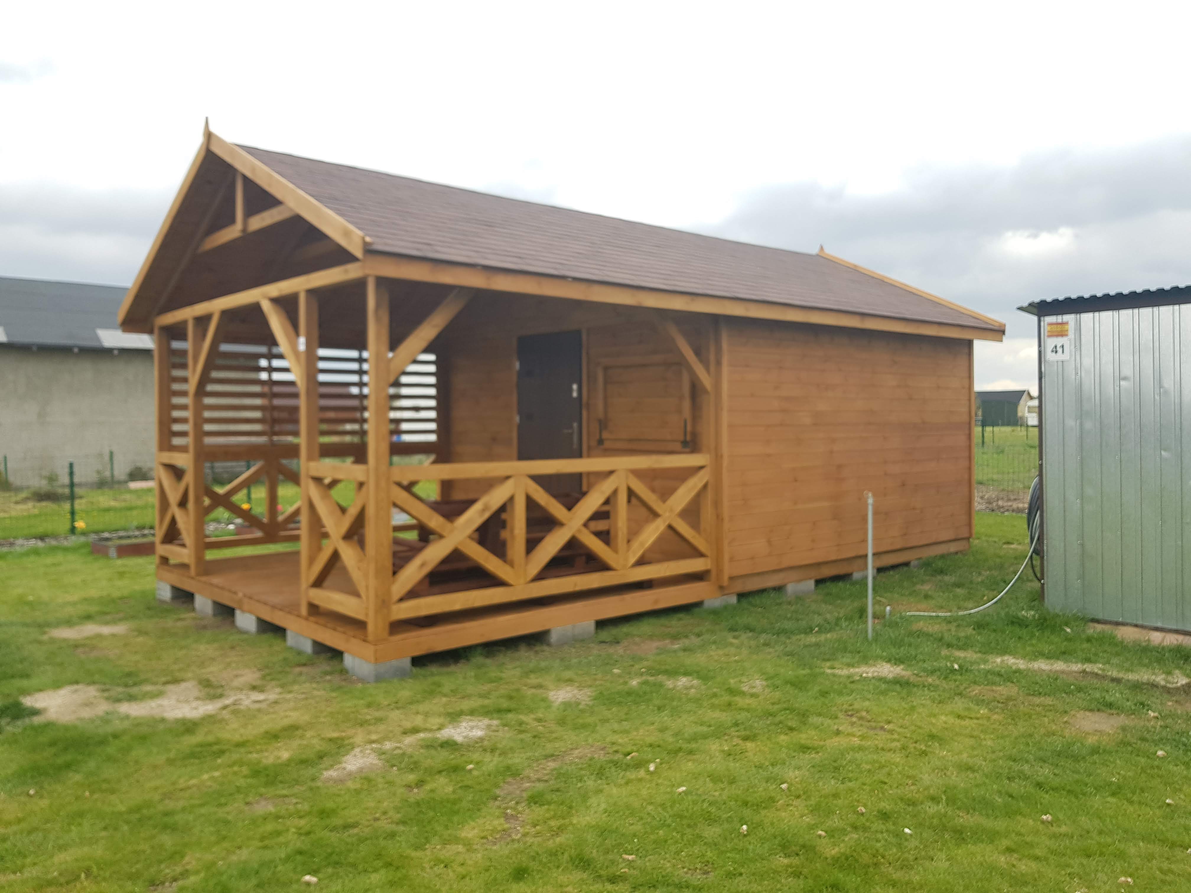 DOMEK LETNISKOWY DAREK II 7x4m w gotowym ogrodzie