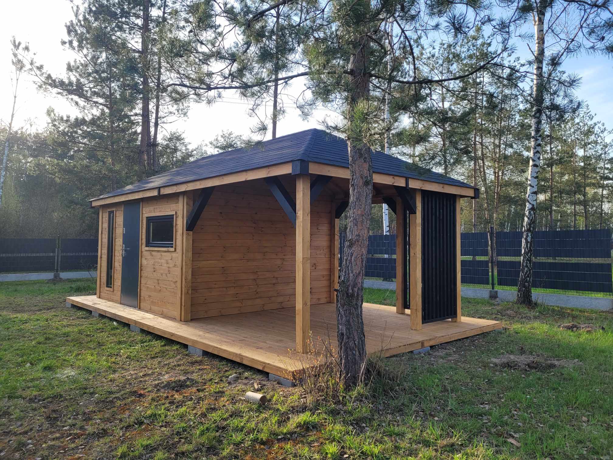 DOMEK narzędziowy Z ALTANĄ MAX 6x3 m — ujęcie 3