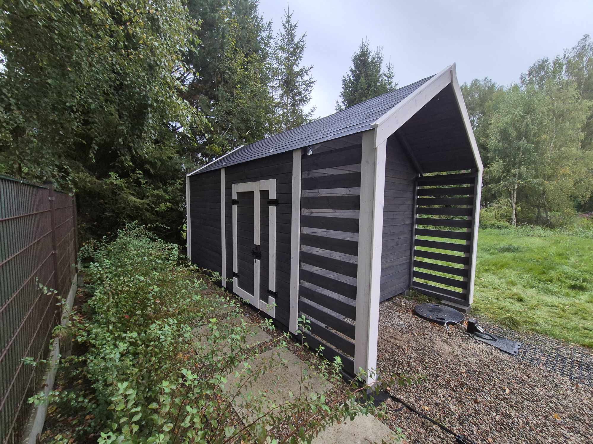 DOMEK NRZĘDZIOWY D35 5x3m w gotowym ogrodzie