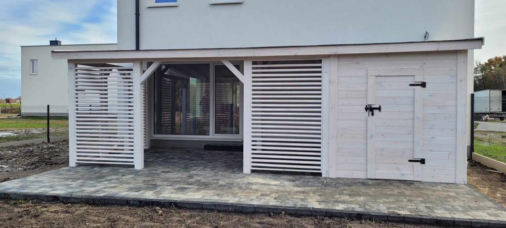 DOMEK narzędziowy Z ALTANĄ C10 7x3m — ujęcie 3