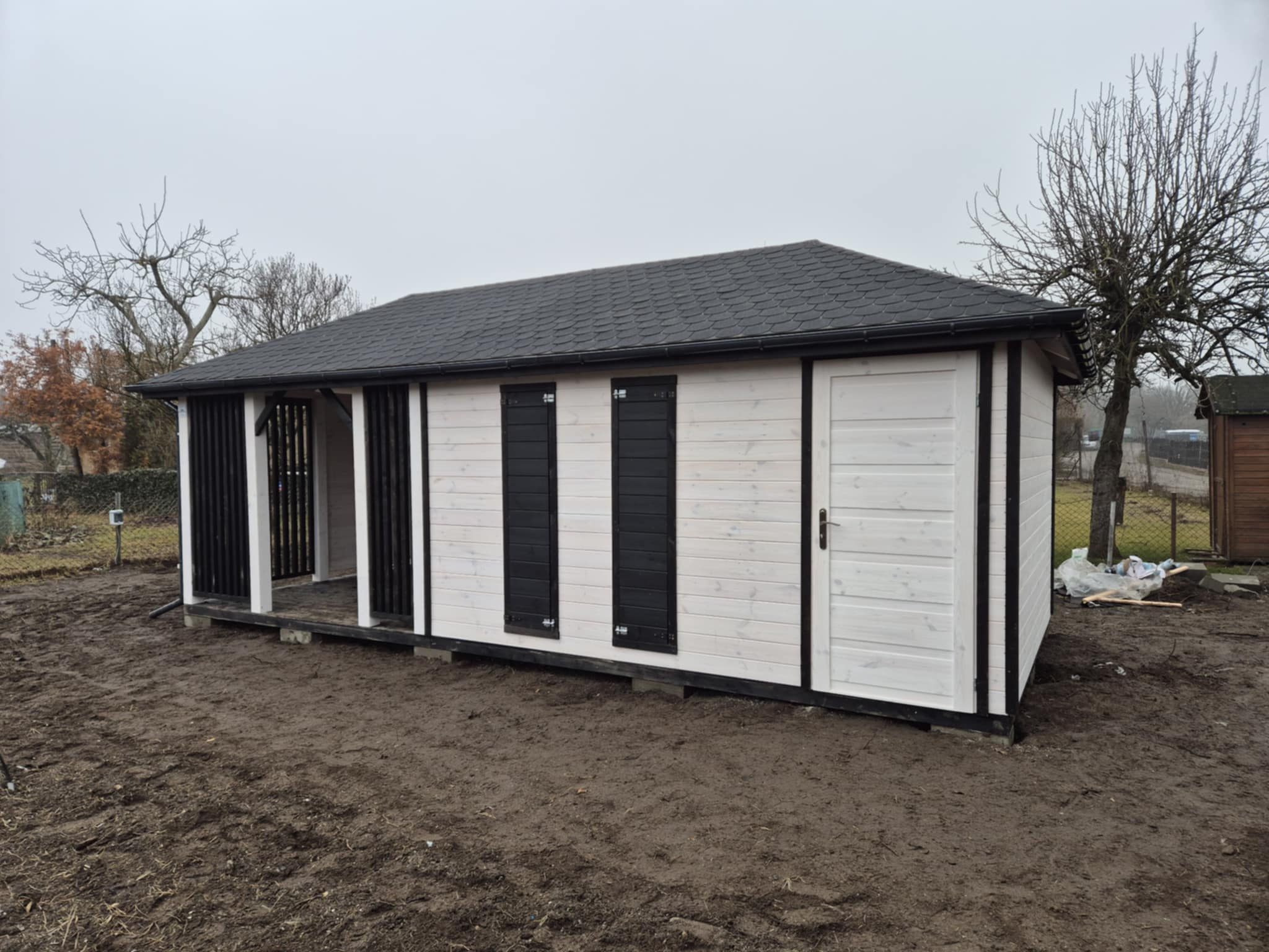 DOMEK narzędziowy Z ALTANĄ TAKO II 7x3 m — ujęcie 2
