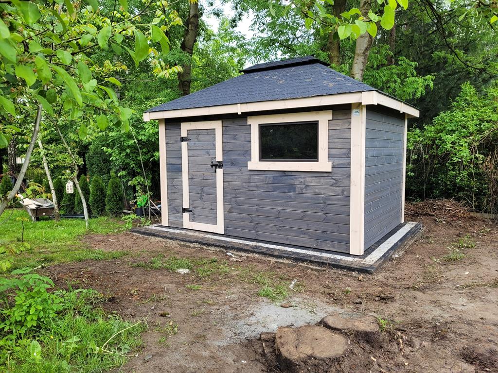 DOMEK narzędziowy ALAN 3x4m w gotowym ogrodzie