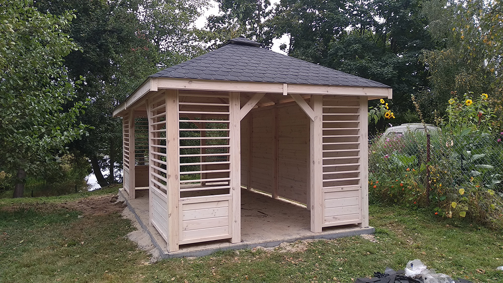ALTANA ogrodowa LEILA II 3 x 3 m w gotowym ogrodzie