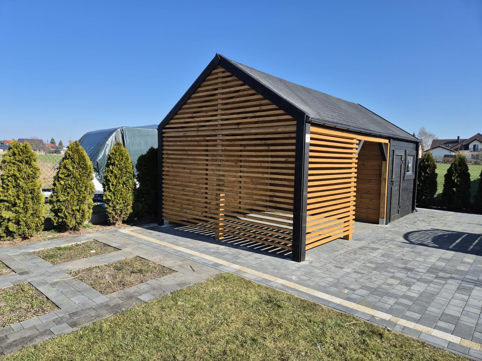 DOMEK narzędziowy Z ALTANĄ D45 X10 6,5 x 3,5m — ujęcie 2