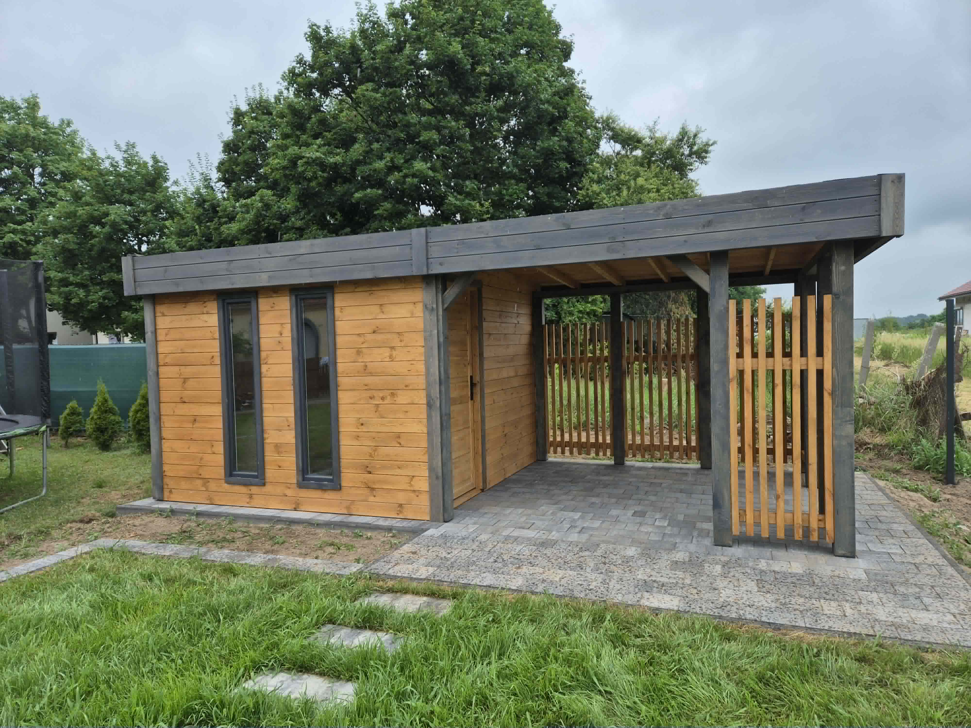 DOMEK narzędziowy Z ALTANĄ DB10 3x6 m — ujęcie 3